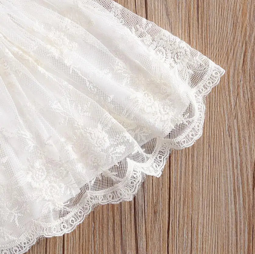 Vestido de festa Batizado branco Rendas e Plumas Bebê Menina