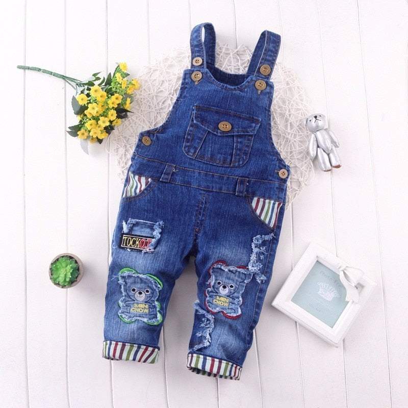 Macacão Jardineira Jeans c/ Detalhes Bebê Menina | 1-4 Anos-bebê menina,bebê menina 0-4 anos,jardineira bebê,jardineira bebê menina,jardineira jeans bebê menina,jeans bebê menina,macacão bebe menina,macacão bebê,Macacão Jeans Bebê menina