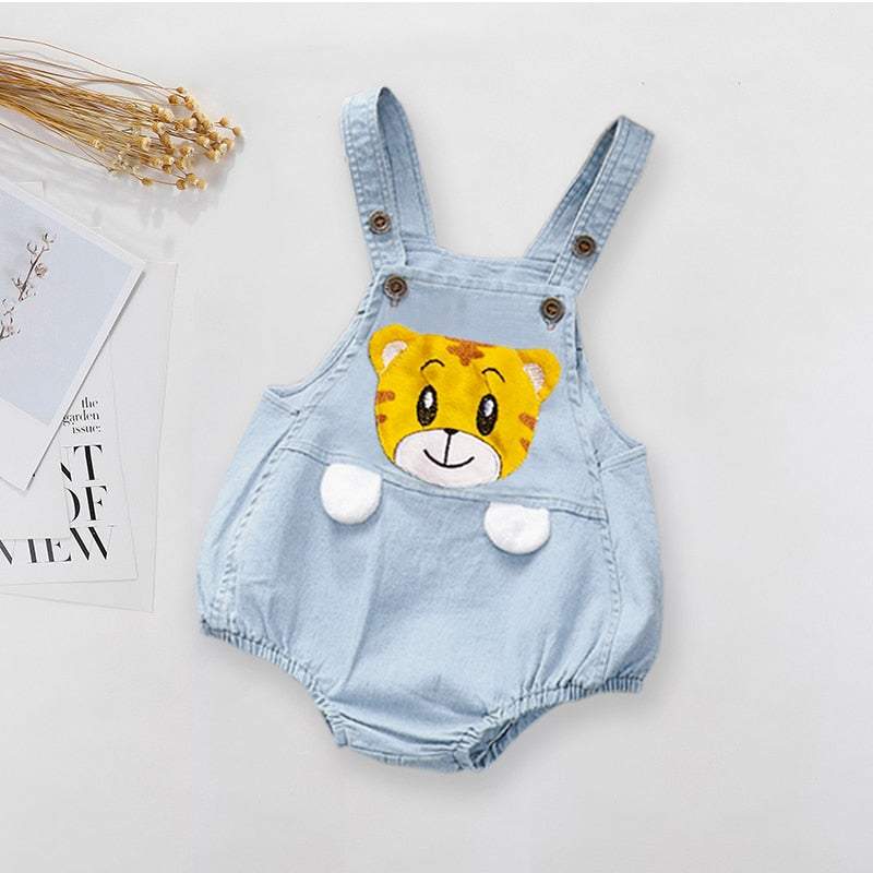 Jardineira Jeans Bichinhos Bebê Menina Menino | 0 - 24 Meses-Jardineira Jeans Bichinhos bebê menina,Jardineira Jeans Bichinhos bebê menino,jeans bebe,macacão bebe menina,macacão jeans,Macacão Jeans Bebê,Macacão Jeans Bebê menina,Macacão Jeans Bebê menino,Macacão Jeans Ursinho Bebê,macaquinho jeans bebê menina,macaquinho jeans bebê menino,roupa de verão bebe 18 meses,roupa de verão bebe 6 meses,roupa de verão bebe 9 meses,roupa menina 1 ano,roupa menino,roupa menino 1 ano,roupa menino bebê