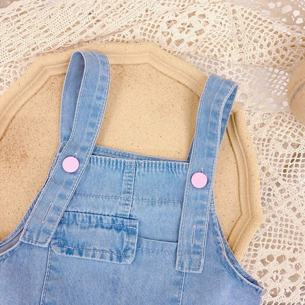 Vestido-Jardineira Jeans Laço Infantil Menina | 2-7 Anos-vestido de verão menina 2 anos,vestido de verão menina 3 anos,vestido de verão menina 4 anos,vestido de verão menina 5 anos,vestido jeans bebê menina,vestido jeans menina 3 anos,vestido jeans menina 4 anos,vestido jeans menina 5 anos,vestido jeans menina 6 anos,vestido jeans menina 7 anos,vestido jeans menina alcinha,vestido jeans menina alcinha jardineira,vestido jeans menina verão,Vestido-Jardineira Jeans Laço Infantil Menina