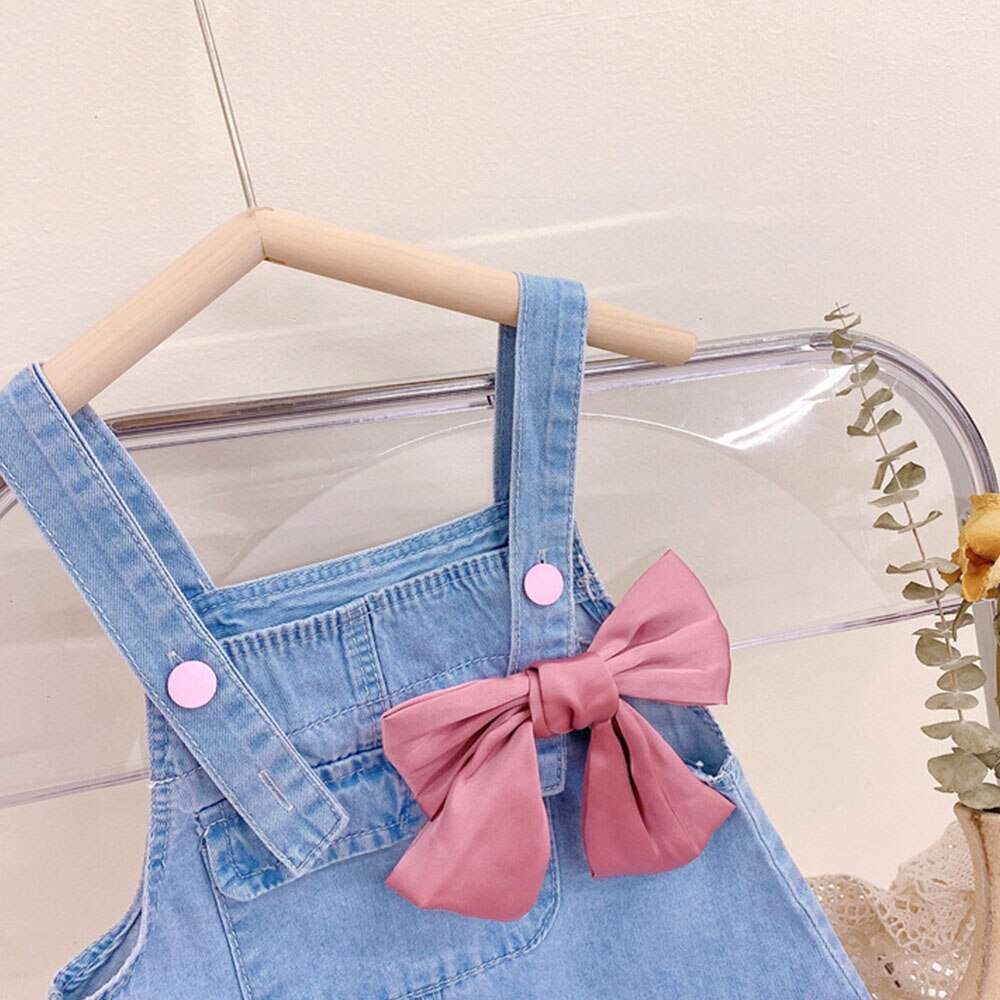 Vestido-Jardineira Jeans Laço Infantil Menina | 2-7 Anos-vestido de verão menina 2 anos,vestido de verão menina 3 anos,vestido de verão menina 4 anos,vestido de verão menina 5 anos,vestido jeans bebê menina,vestido jeans menina 3 anos,vestido jeans menina 4 anos,vestido jeans menina 5 anos,vestido jeans menina 6 anos,vestido jeans menina 7 anos,vestido jeans menina alcinha,vestido jeans menina alcinha jardineira,vestido jeans menina verão,Vestido-Jardineira Jeans Laço Infantil Menina