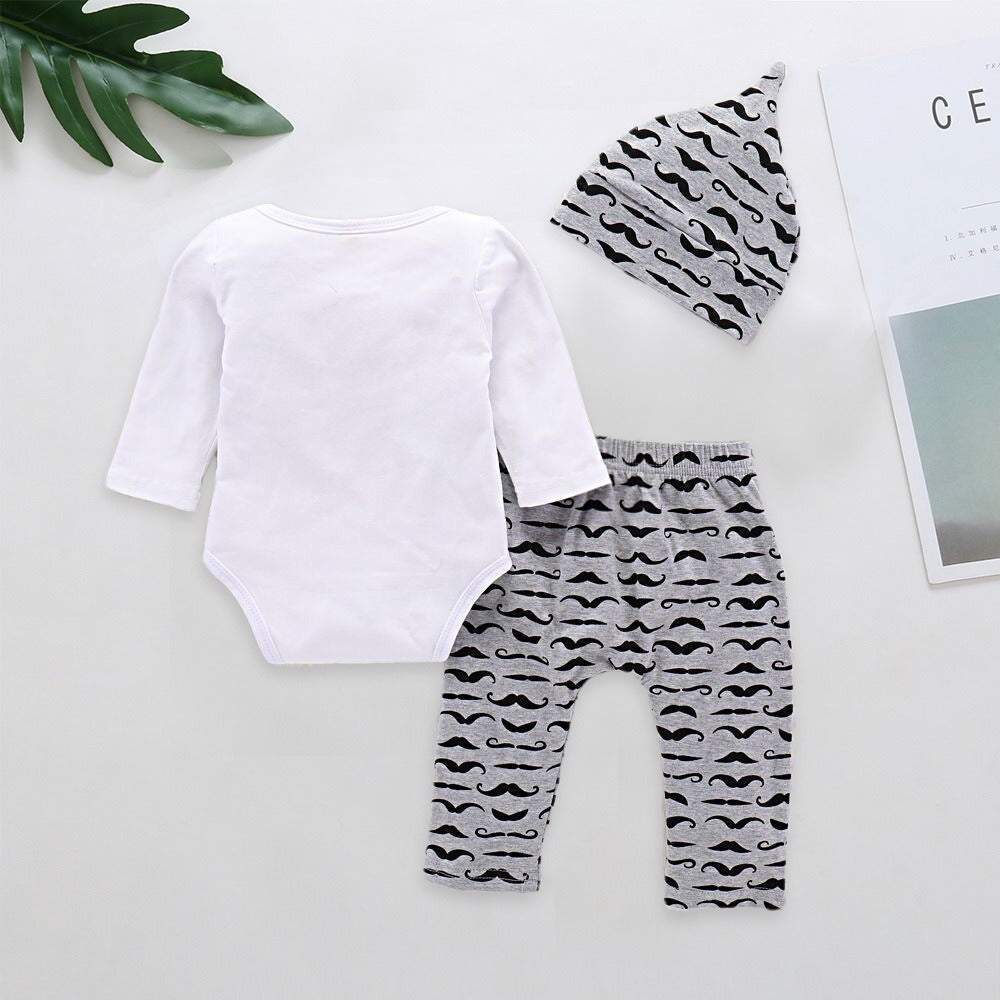 Conjunto Body Manga Longa + Calça + Gorro Bebê Menino Bigodinho "Garotas Cheguei!" | 0- 24 Meses-bebê menino,body,body de manga,conjunto bebê,Conjunto Bebê Body de Manga,conjunto bebê menino,conjunto body calça,conjunto de calça bebê menino,kit body,roupa menino bebê