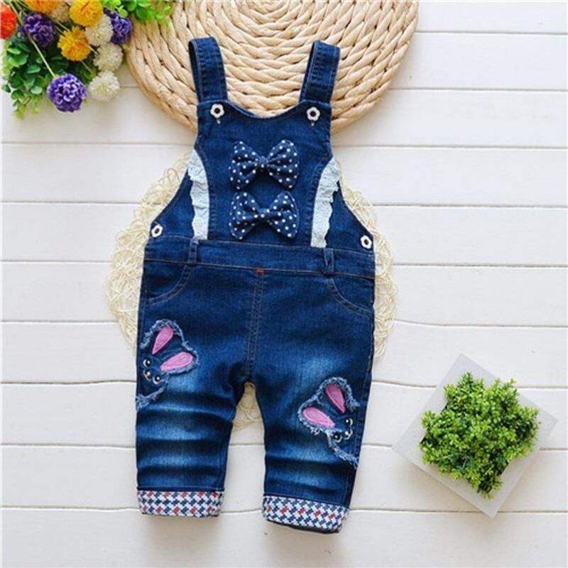 Macacão Jardineira Jeans c/ Detalhes Bebê Menina | 1-4 Anos-bebê menina,bebê menina 0-4 anos,jardineira bebê,jardineira bebê menina,jardineira jeans bebê menina,jeans bebê menina,macacão bebe menina,macacão bebê,Macacão Jeans Bebê menina