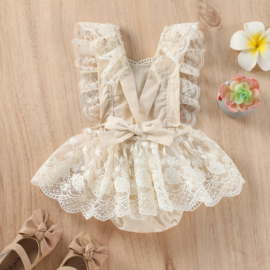 Macaquinho-vestido de Renda Bordado Creme Bebê Menina costas nuas